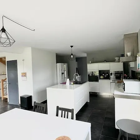 Le Confort Contemporain Dans Un Ecrin De Verdure