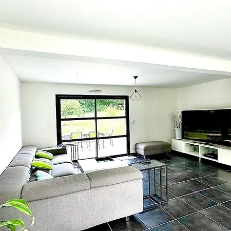 Le Confort Contemporain Dans Un Ecrin De Verdure
