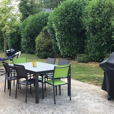 Le Confort Contemporain Dans Un Ecrin De Verdure Vernon (Eure)